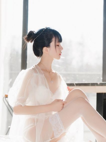 亚洲欧美精品丝袜久久浪潮-全集免费电影无删减版